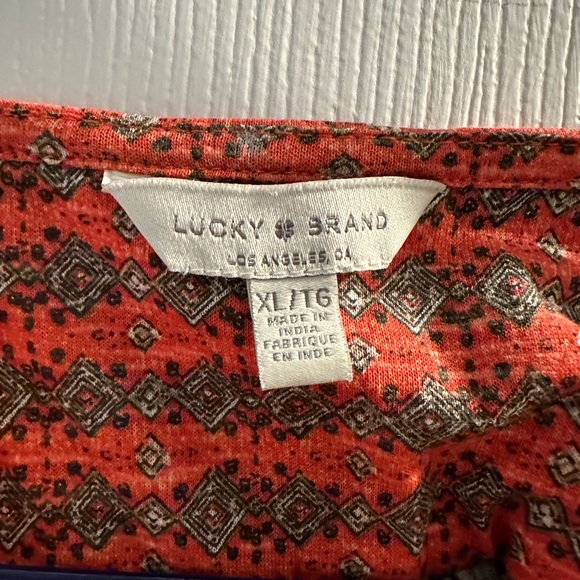 LUCKY BRAND Women’s XL Split Neck Sleeveless Top with Tassle - Picture 3 of 3